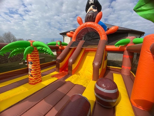 Piepūšamais batuts ar slidkalniņu "Pirates"